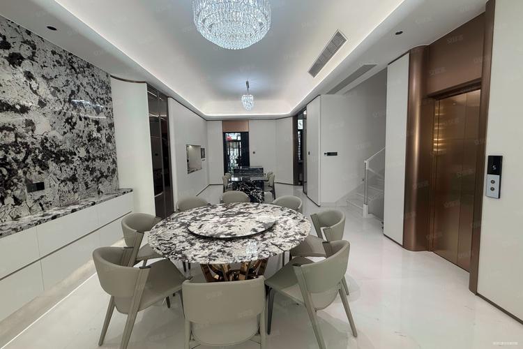 郑州中海九号公馆别墅样板间特点及在售户型价格优势介绍