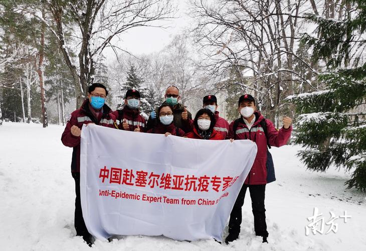 中国援助塞尔维亚抗疫:捐口罩建生产线,两国情谊深厚